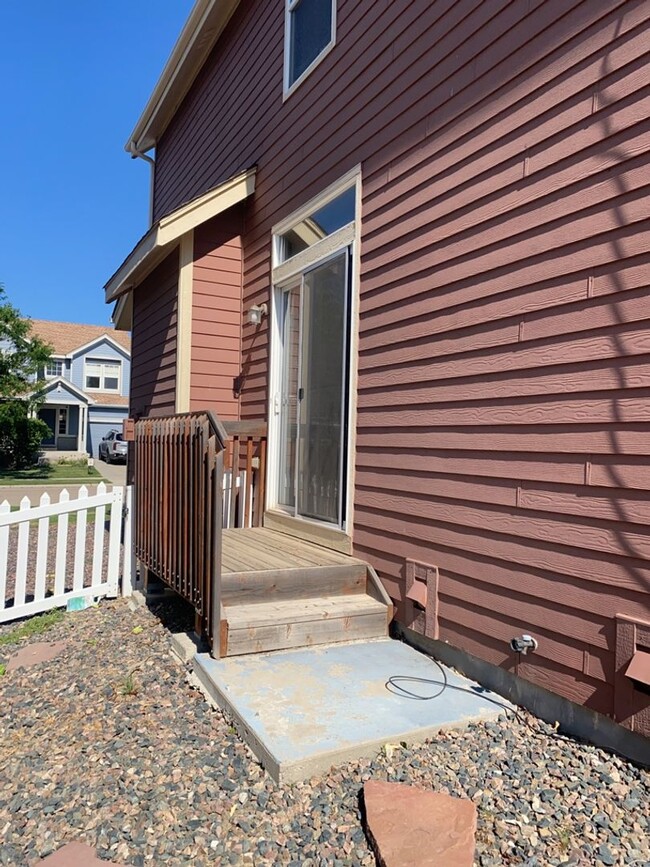Building Photo - Beautiful 2-Story home near Ft Collins Country Club with easy access to I-25.