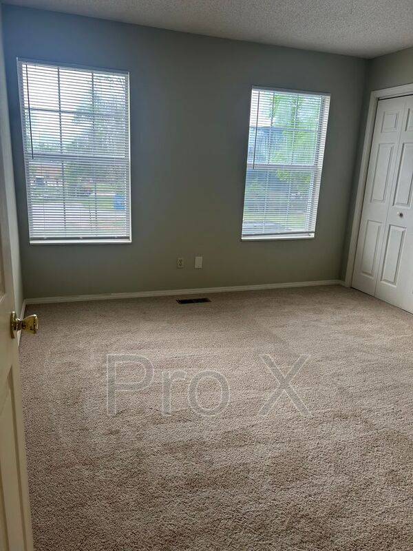 Building Photo - 1009 SE J St