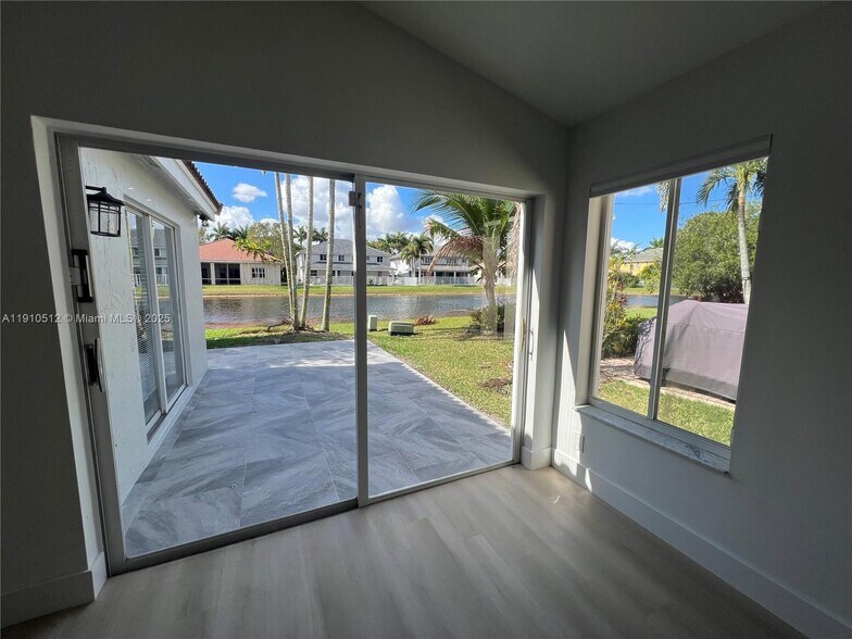 Building Photo - 1393 Majesty Ter