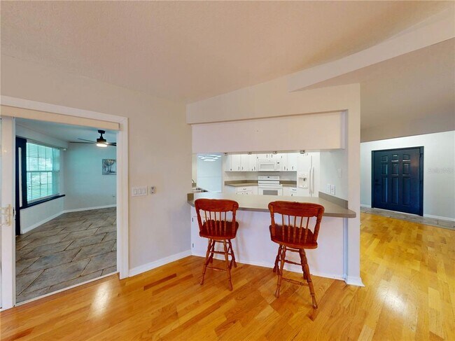 Building Photo - 7923 Ridge Pointe Dr E