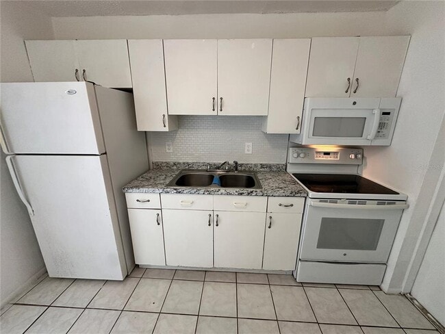 Building Photo - 9474 Tacoma Ave