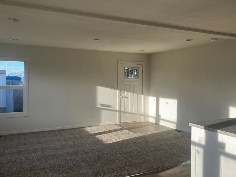 Building Photo - 2627 S Lamb Blvd