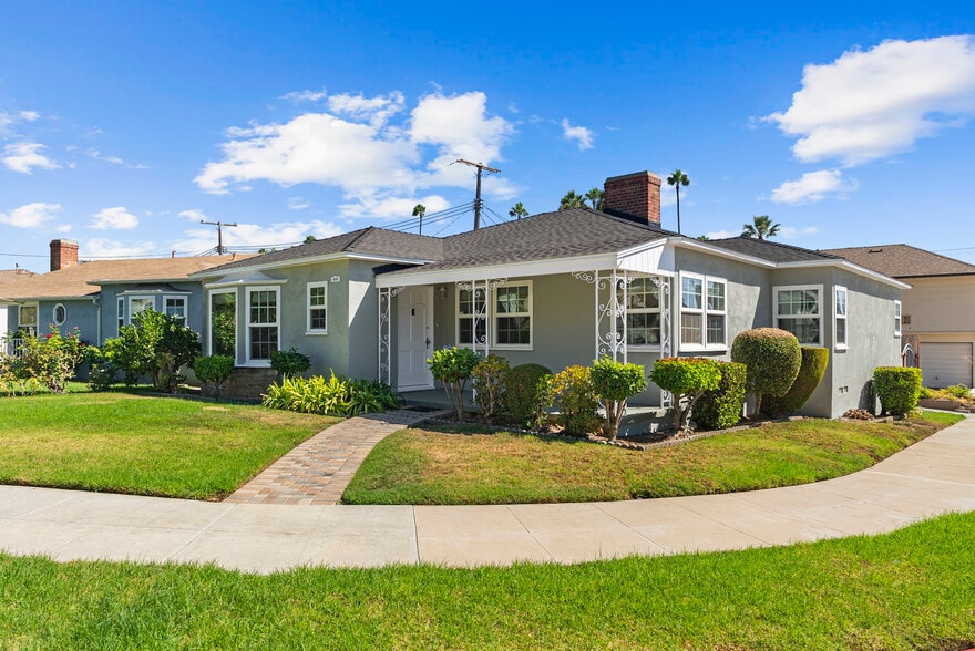 Building Photo - 550 Clement Dr