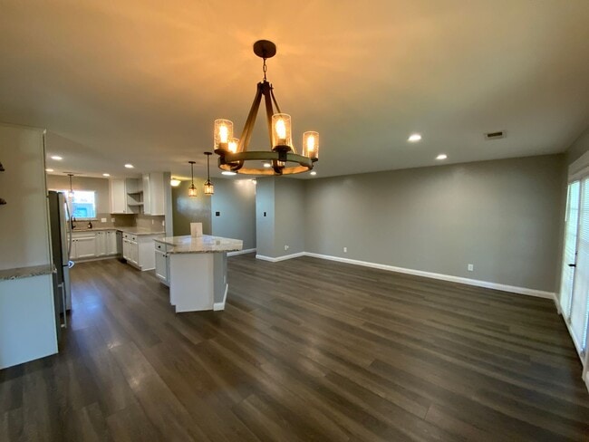 Building Photo - 3 Bedroom Single Story Home Available Near Louisiana Blvd NE & Candelaria Rd NE!