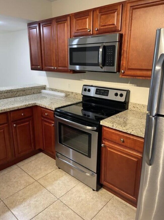 Building Photo - 3526 Whitehall Dr