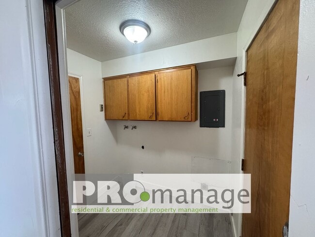 Building Photo - 1739 Grandview Dr