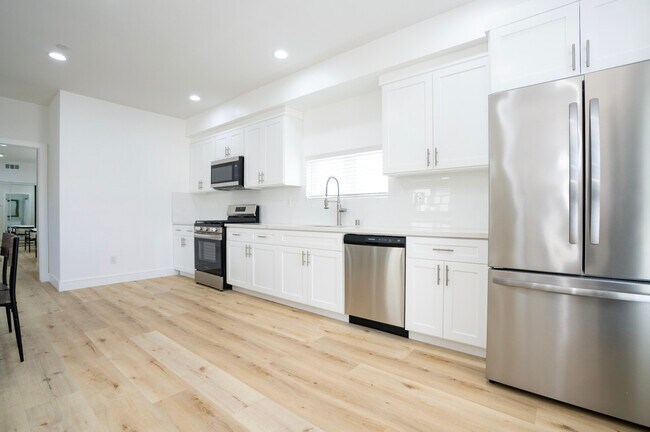 Building Photo - Cardinal Commons