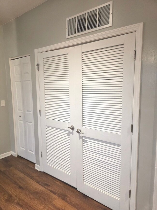 Building Photo - 736 S Kedzie Ave