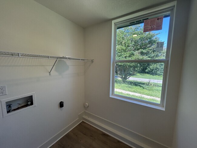 Building Photo - 1783 Warfield Dr