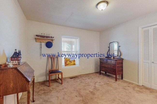 Building Photo - Belen 4 Bedroom Home