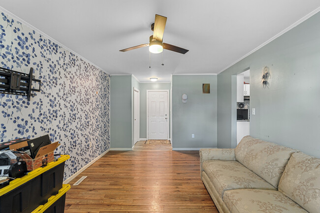 Building Photo - 324 Mimosa Ave