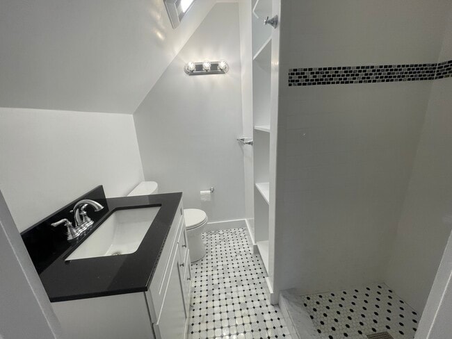 Building Photo - 9 Crocker St