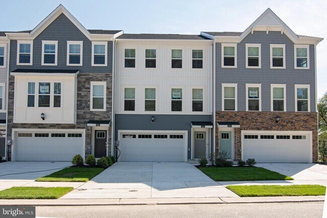 Building Photo - 2110 Winterberry Ln
