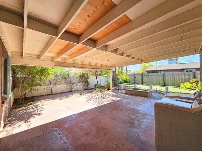 Building Photo - A charming 3-bedroom, 2-bathroom house in ...