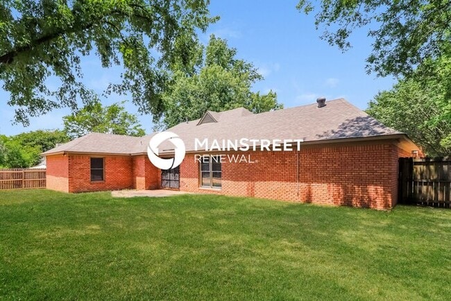 Building Photo - 4 Bedroom Pet-Friendly Home in Cordova, TN with Main Street Renewal