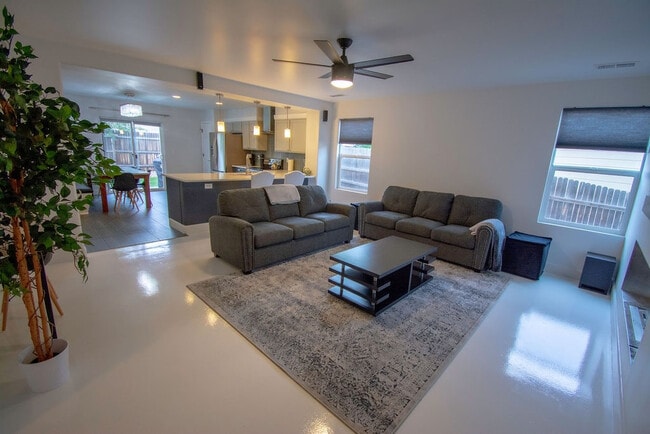 Building Photo - 5560 Kalispell St