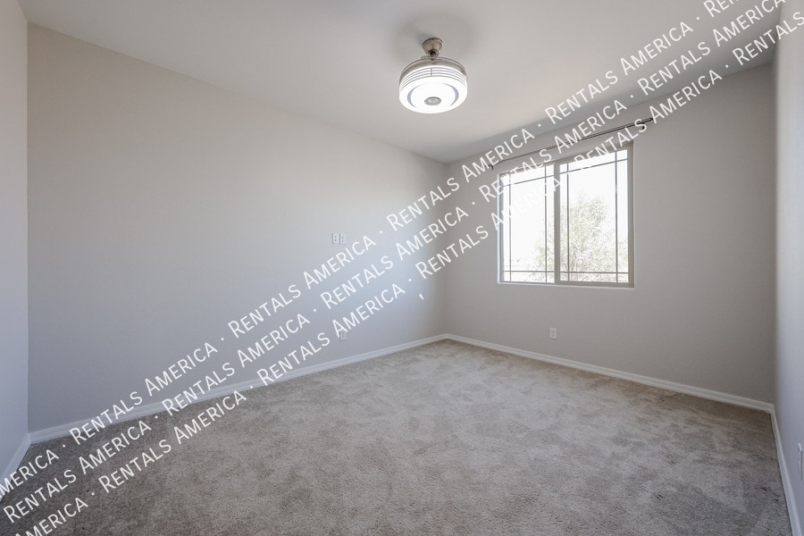 Building Photo - 11128 S 54th Ln