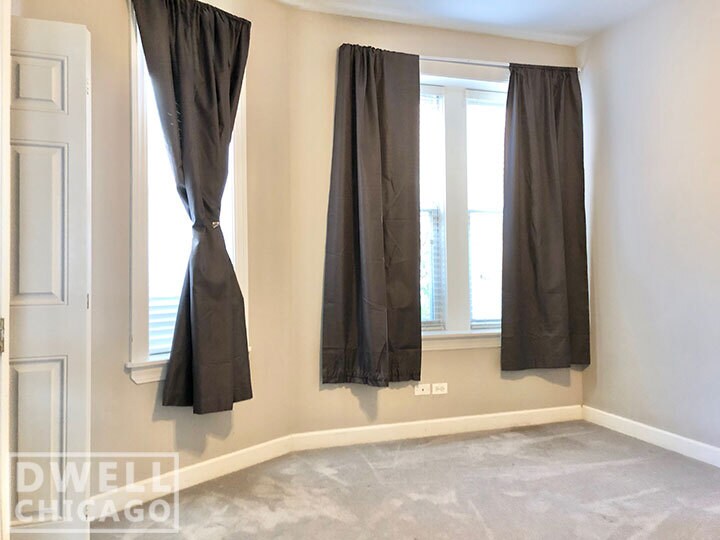 Building Photo - 521 W Belmont Ave