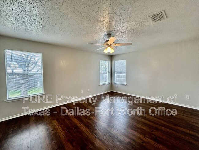 Building Photo - 2303 Bantry Ln