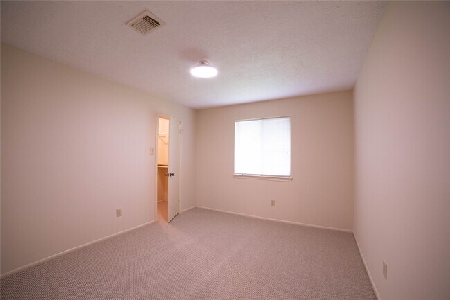 Building Photo - 13214 Ensley Wood Dr