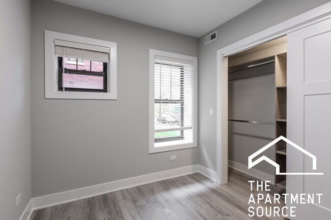 Building Photo - 1139 Oak Ave