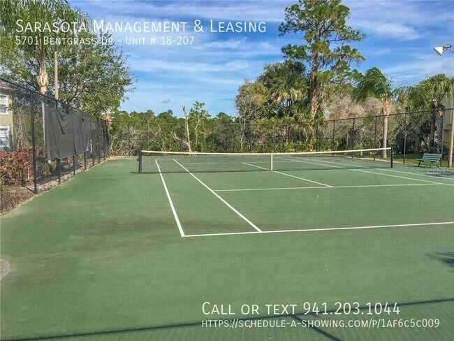 Building Photo - 5701 Bentgrass Dr