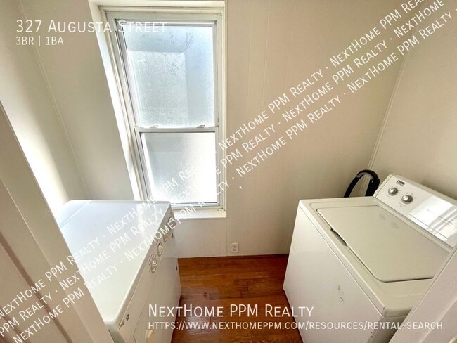 Building Photo - Nicely updated Mt Washington 3 bed house w...