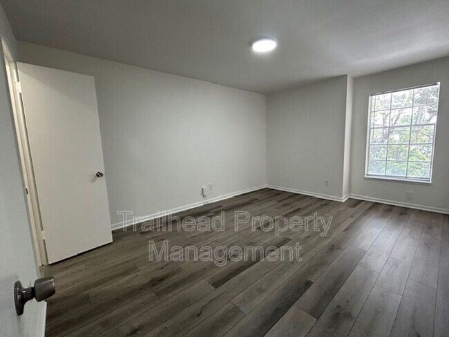 Building Photo - 8455 Lowell Ave