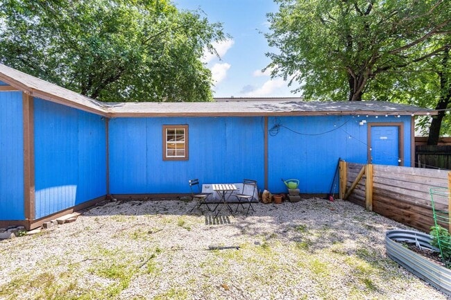Building Photo - 4609 Gonzales St