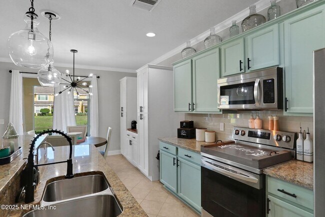 Building Photo - 14163 Mahogany Ave