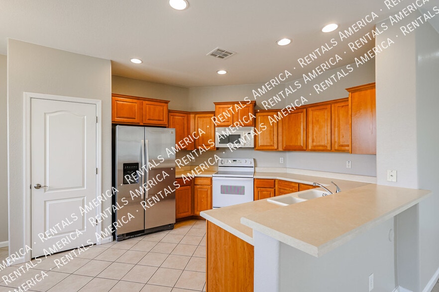 Building Photo - 2218 N 135th Dr