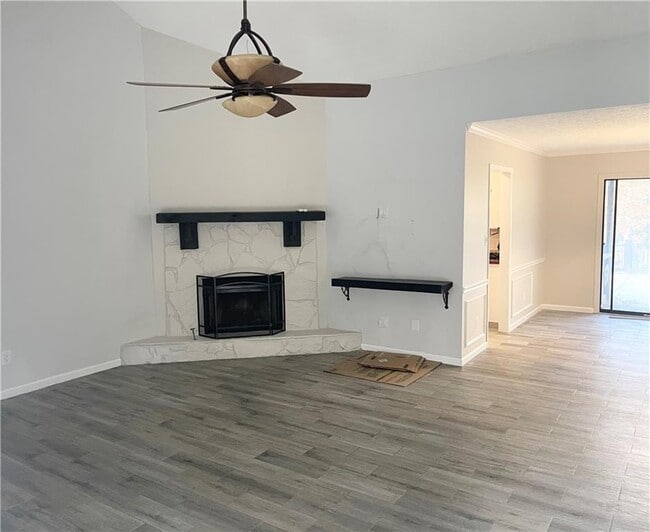 Building Photo - 2956 Spring Lake Dr