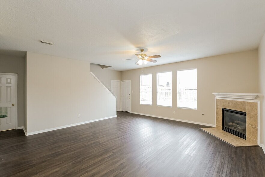 Building Photo - 12151 Landsdown Ridge Way