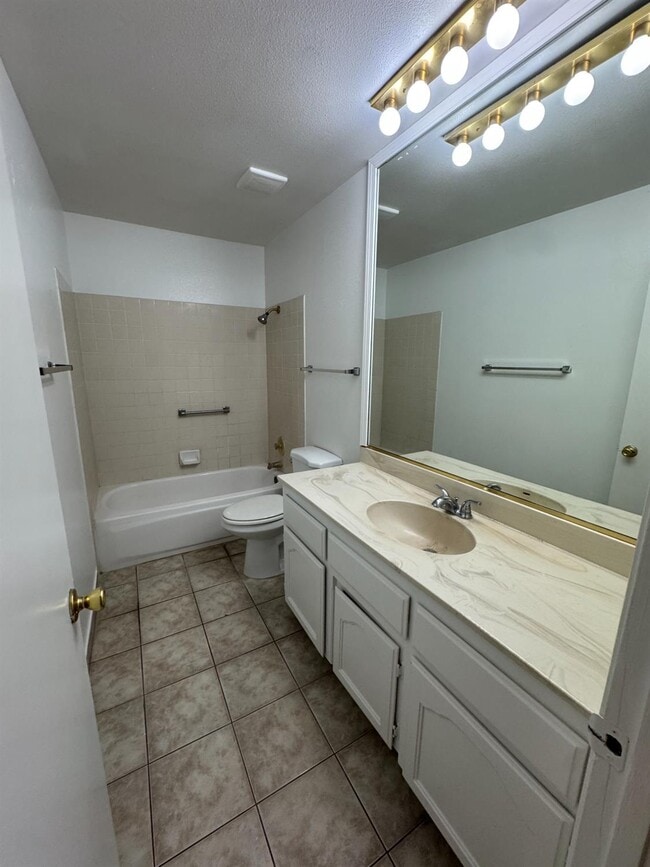 Building Photo - 6348 N Genoa Ave