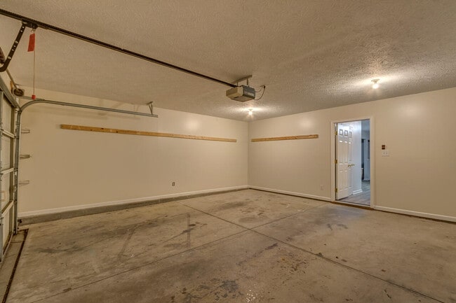 Building Photo - 632 Vonbryan Trace