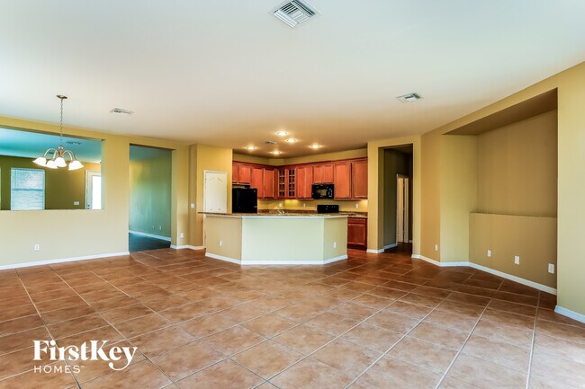 Building Photo - 16092 Badalona Dr