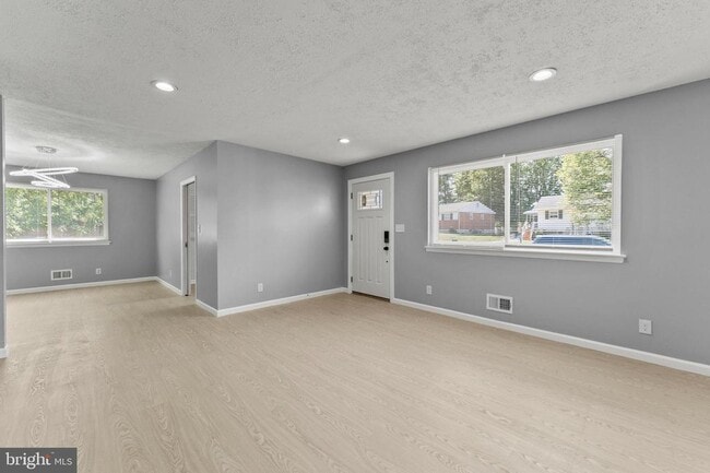 Building Photo - 3823 Cassandra Rd
