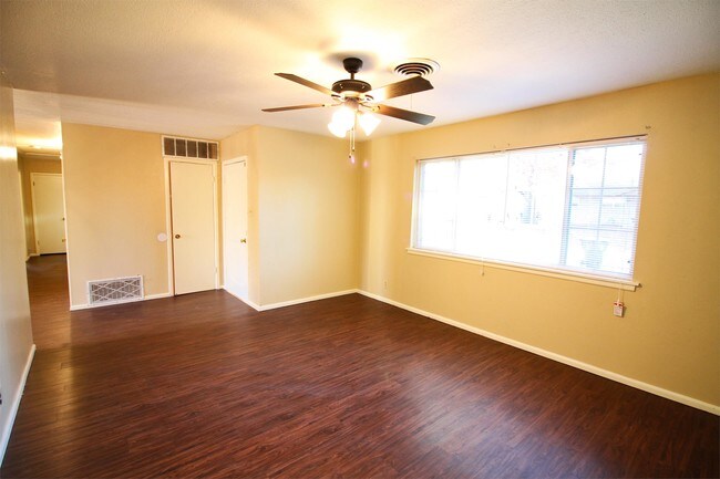 Building Photo - 7917 Hermitage Dr