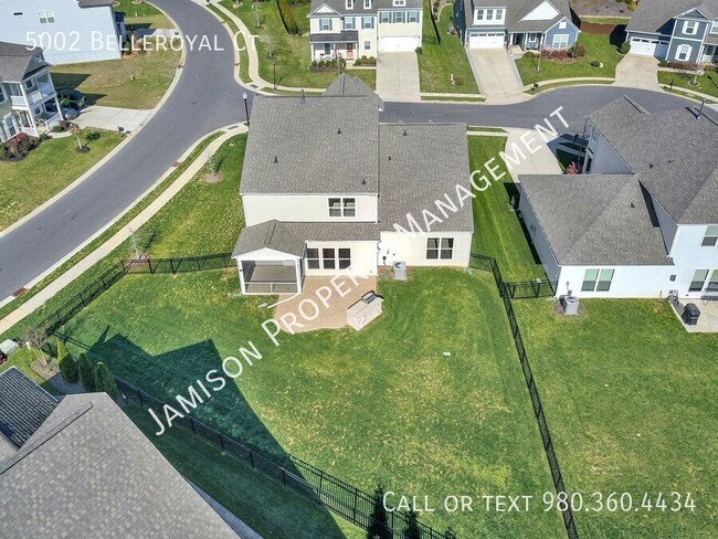 Building Photo - 5002 Belleroyal Ct