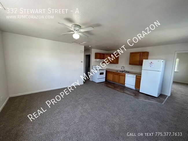 Building Photo - Upstairs 2 Bed, 2 Bath apt w/ in unit wash...