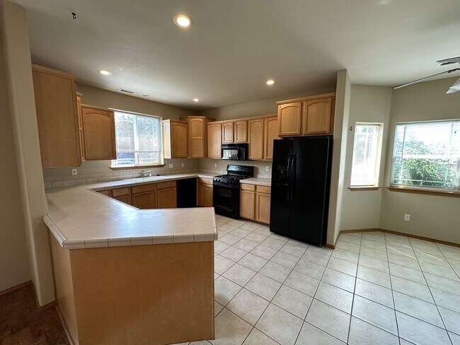 Building Photo - Breathtaking Rambler in Richland