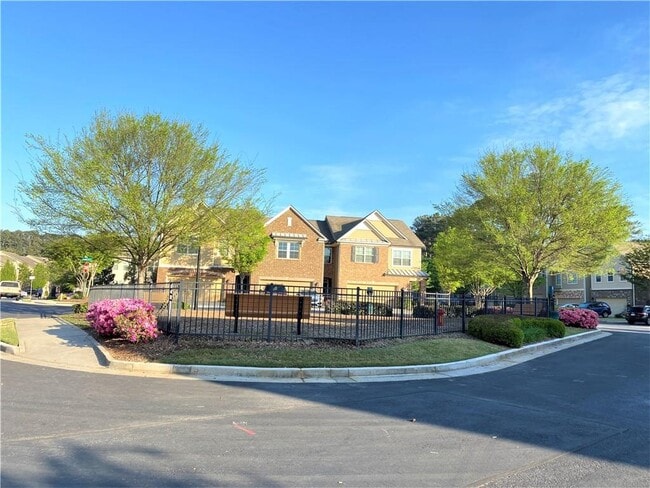 Building Photo - 2186 Hillview Dr NE