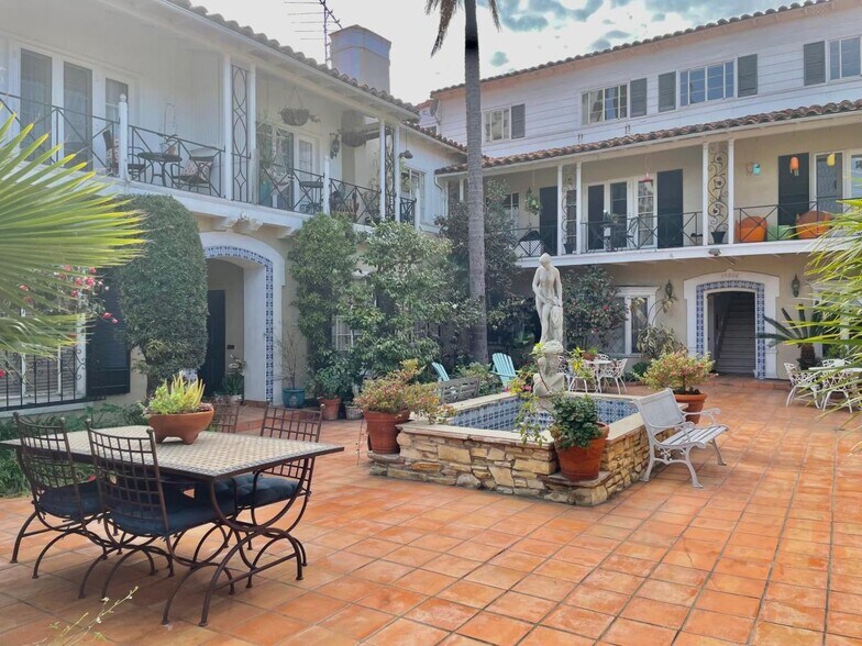 courtyard - 10806 Lindbrook Dr
