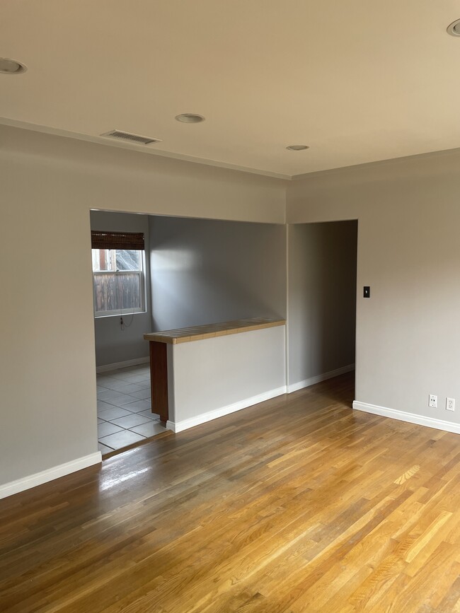 Kitchen Dining Area - 3846 Huron Ave