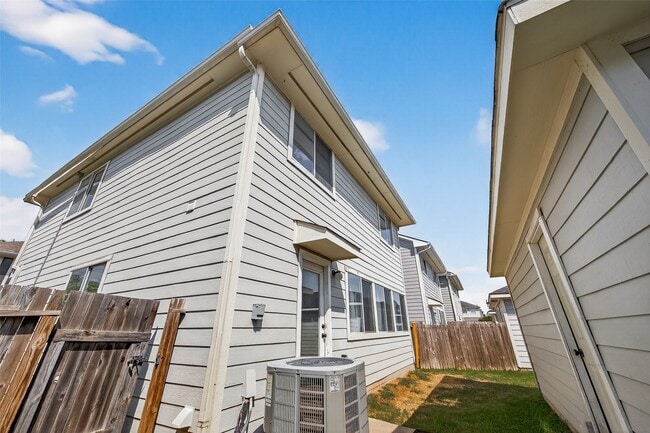 Building Photo - 19415 Richland Springs Dr