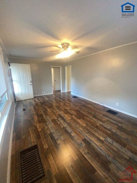 Building Photo - 3427 S Haven Rd