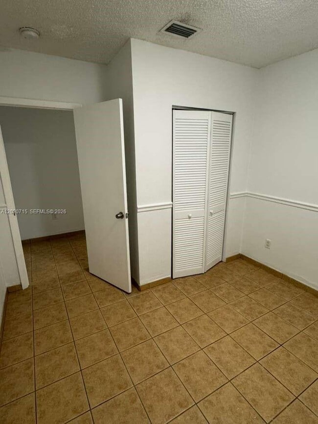 Building Photo - 4035 SW 11th St