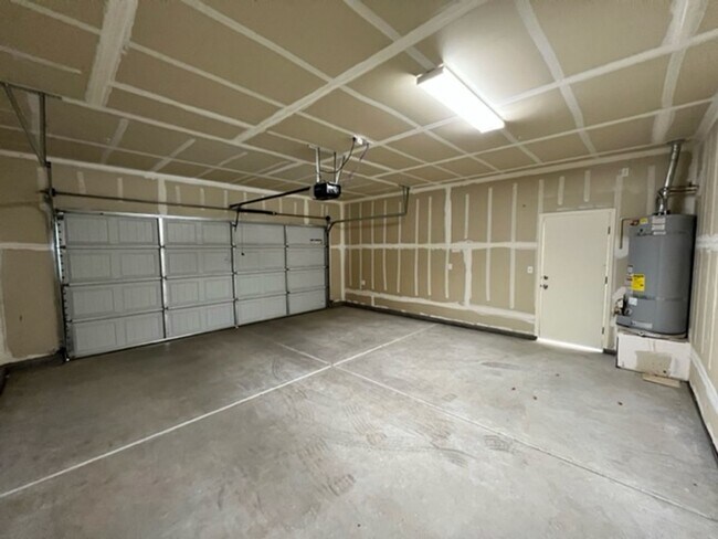Building Photo - 3204 N Pratos Ct