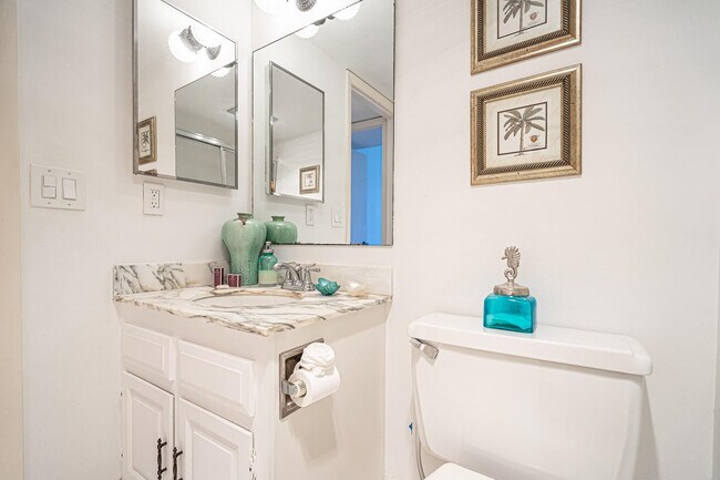 Building Photo - 5000 N Ocean Blvd