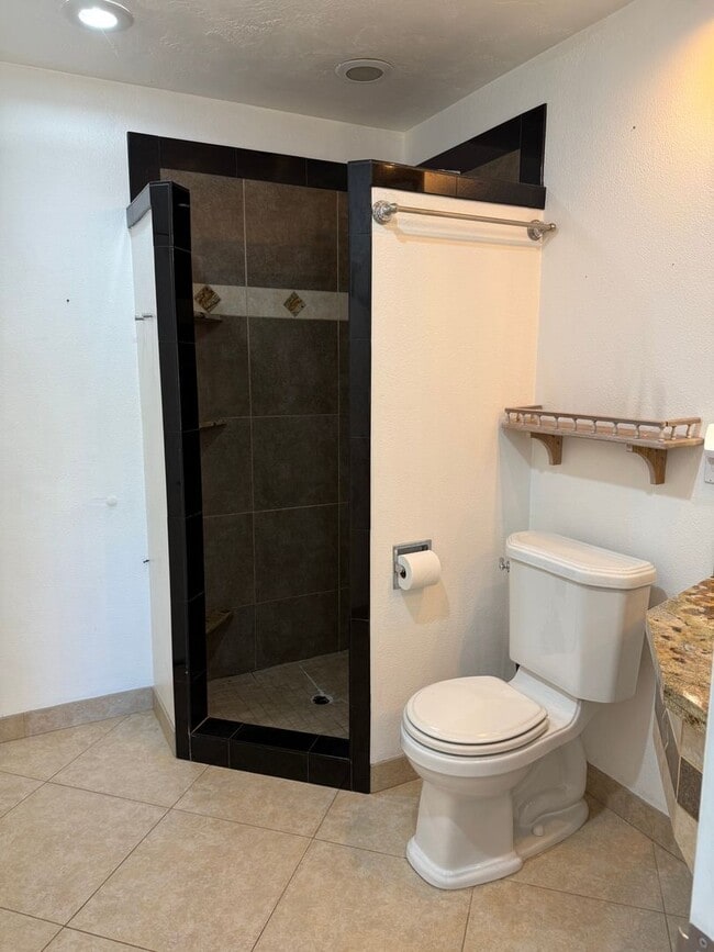 Building Photo - 3-bedroom, 2-bathroom home located in the desirable Garden Tract Subdivision